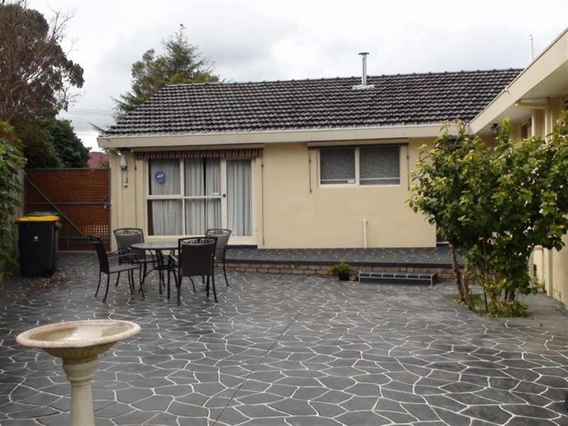 10 Leatherwood Crescent, Wheelers Hill VIC 3150