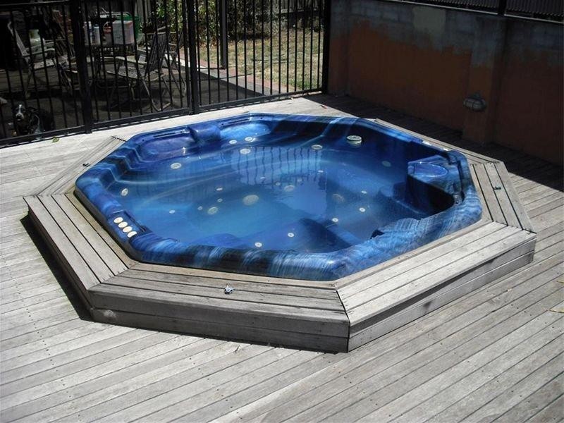 8 Travers Crescent, Burwood East VIC 3151