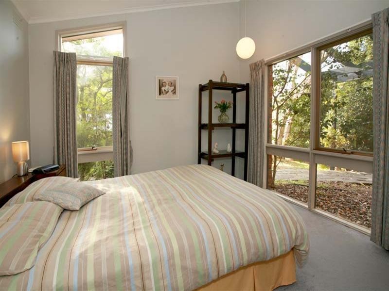 12 Leamington Crescent, Glen Waverley VIC 3150