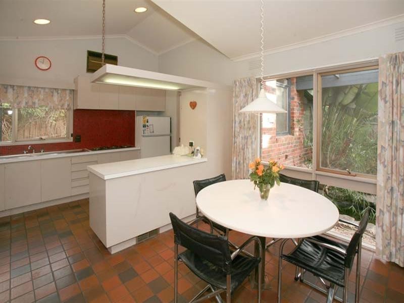 12 Leamington Crescent, Glen Waverley VIC 3150