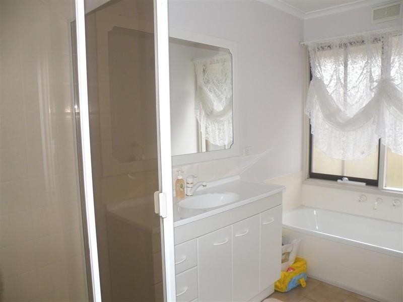 51 Bertand Avenue, Mulgrave VIC 3170