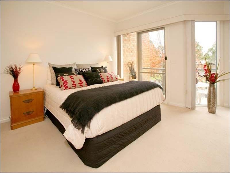 33 Herriotts Boulevard, Glen Waverley VIC 3150