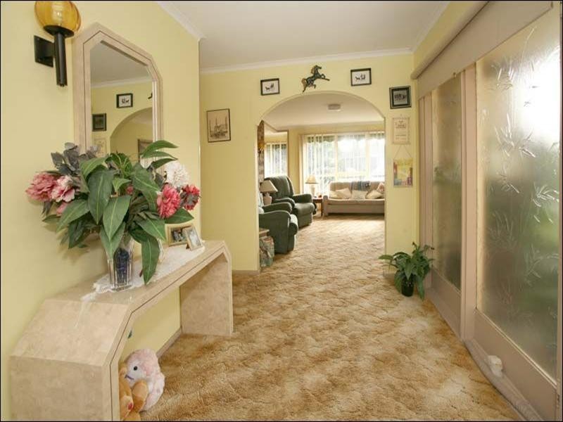 8 Rangoon Court, Mulgrave VIC 3170