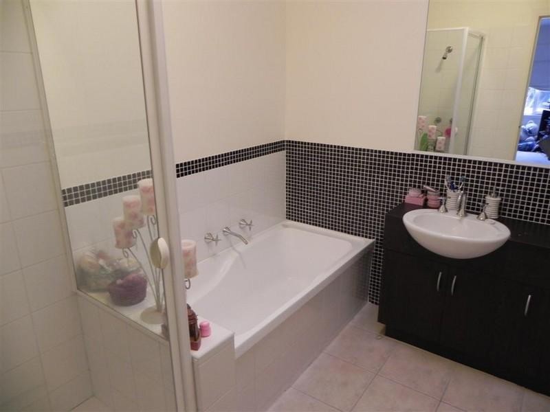 15/11-15 The Deviation, Wheelers Hill VIC 3150
