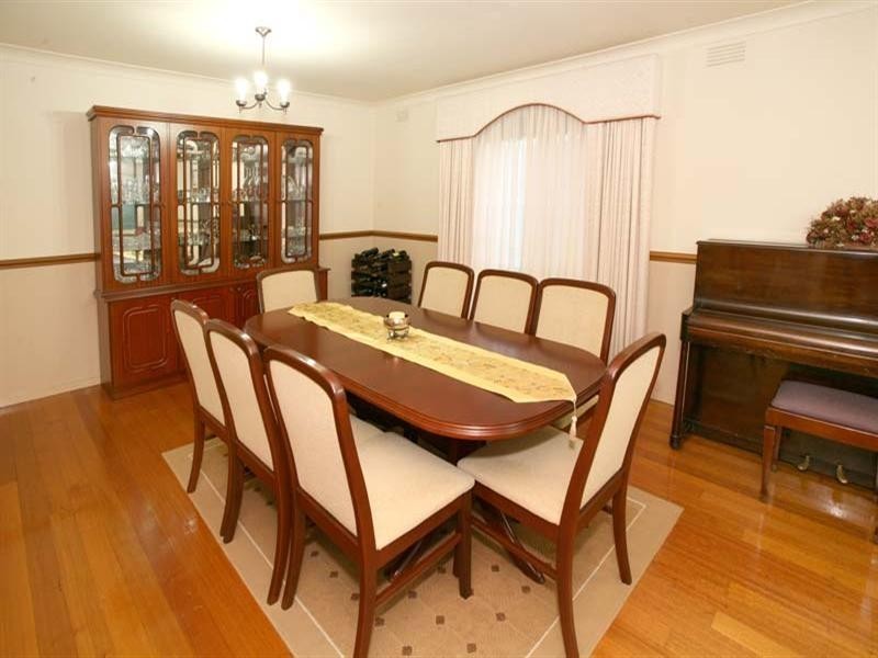 52 Brentwood Drive, Glen Waverley VIC 3150