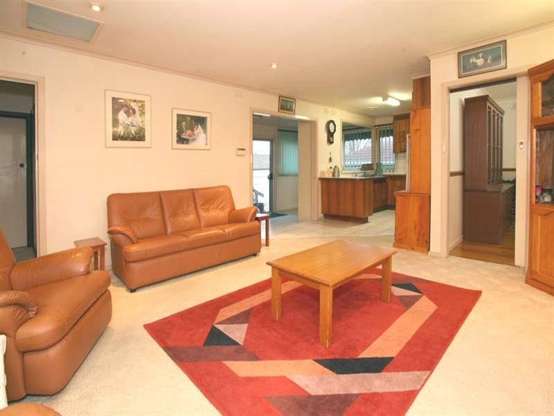 52 Brentwood Drive, Glen Waverley VIC 3150