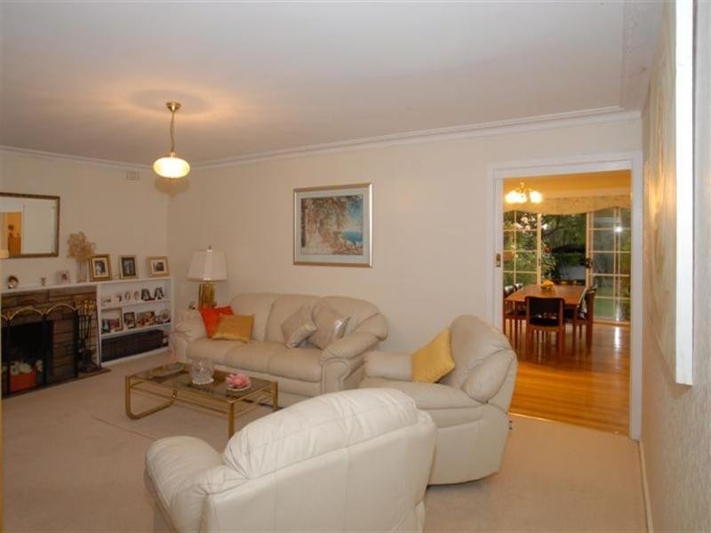 2 Oxley Close, Glen Waverley VIC 3150