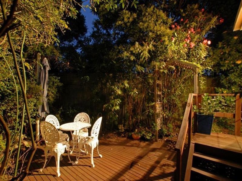 2 Oxley Close, Glen Waverley VIC 3150