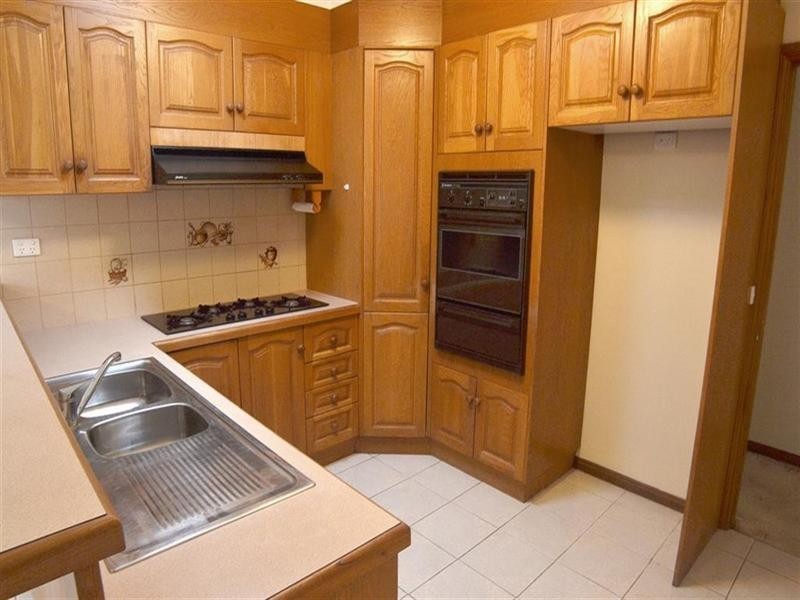 2/6 Tourmaline Crescent, Wheelers Hill VIC 3150