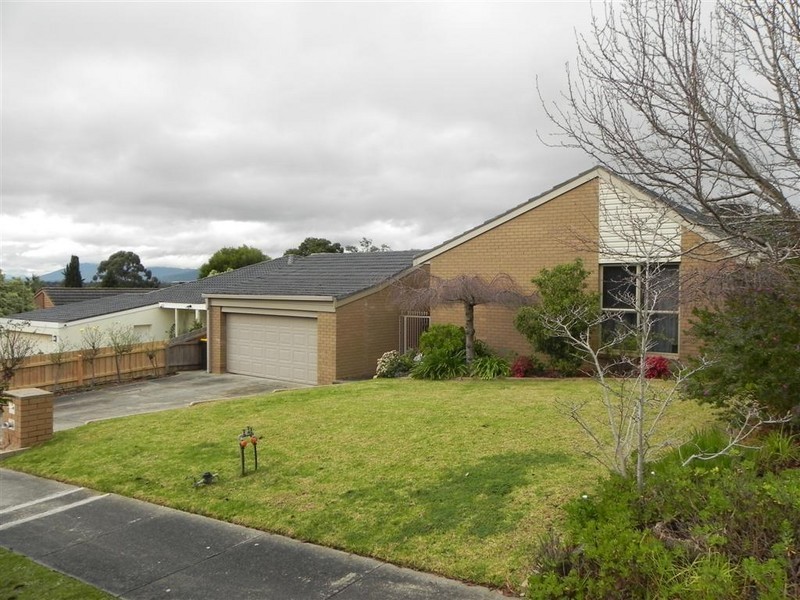 10 Adam Avenue, Wheelers Hill VIC 3150