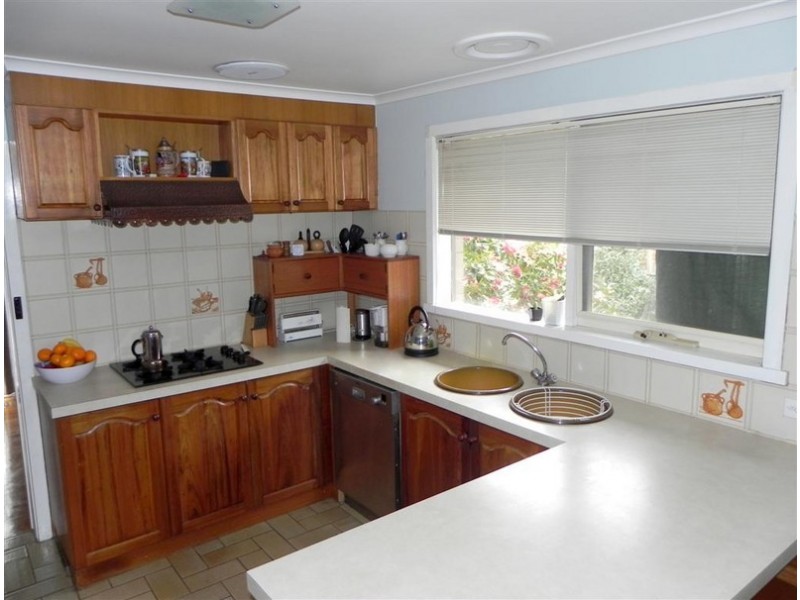 10 Adam Avenue, Wheelers Hill VIC 3150