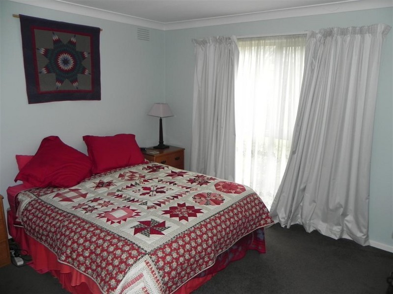 10 Adam Avenue, Wheelers Hill VIC 3150