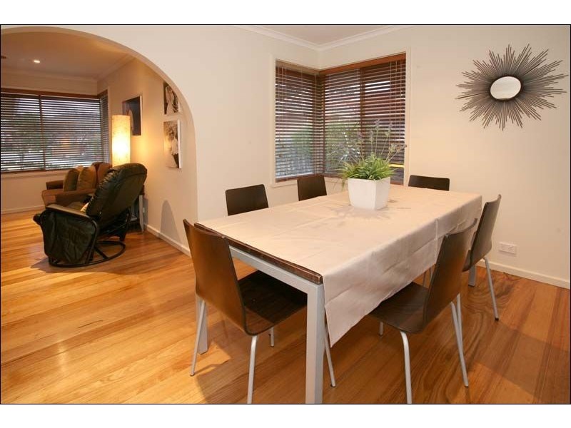 15 The Outlook, Glen Waverley VIC 3150