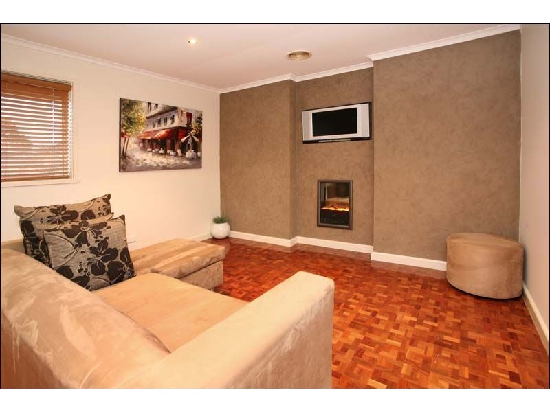 15 The Outlook, Glen Waverley VIC 3150