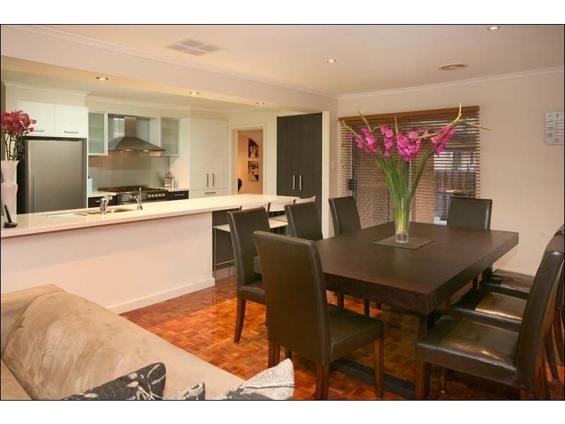 15 The Outlook, Glen Waverley VIC 3150