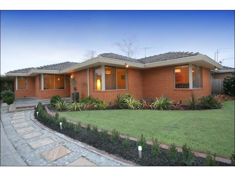 15 The Outlook, Glen Waverley VIC 3150