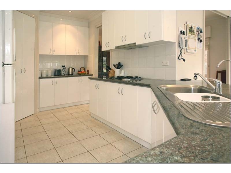 6 Prestbury Drive, Vermont South VIC 3133