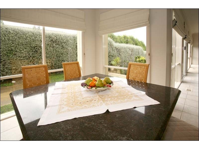 6 Prestbury Drive, Vermont South VIC 3133