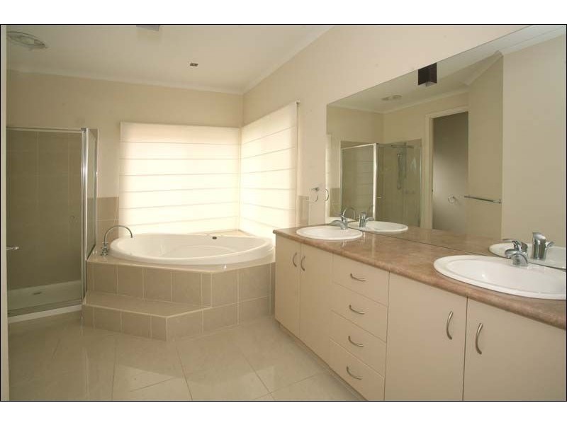 3 Maxwell Grove, Glen Waverley VIC 3150