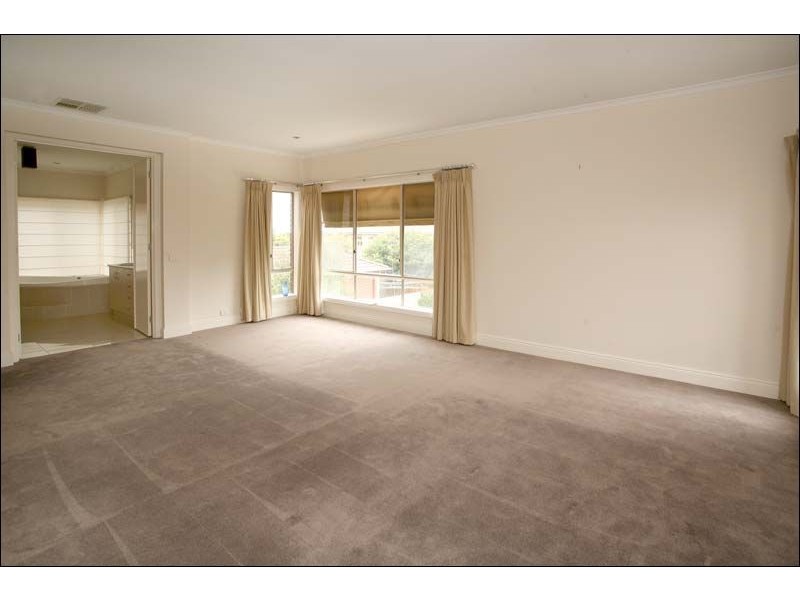 3 Maxwell Grove, Glen Waverley VIC 3150