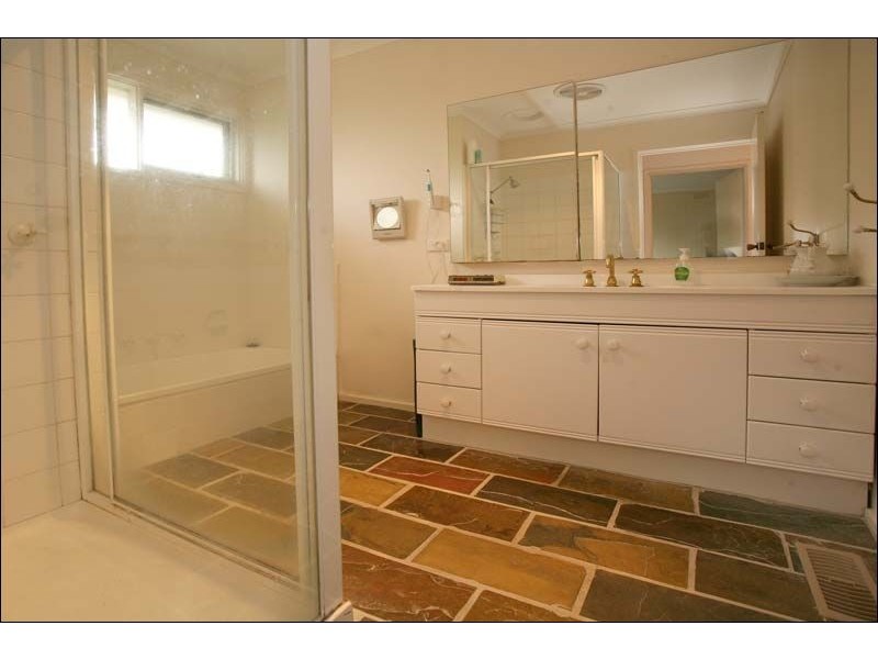 3 Jennifer Court, Vermont South VIC 3133