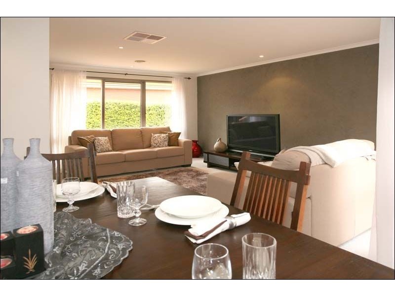 18 Justin Circuit, Hampton Park VIC 3976