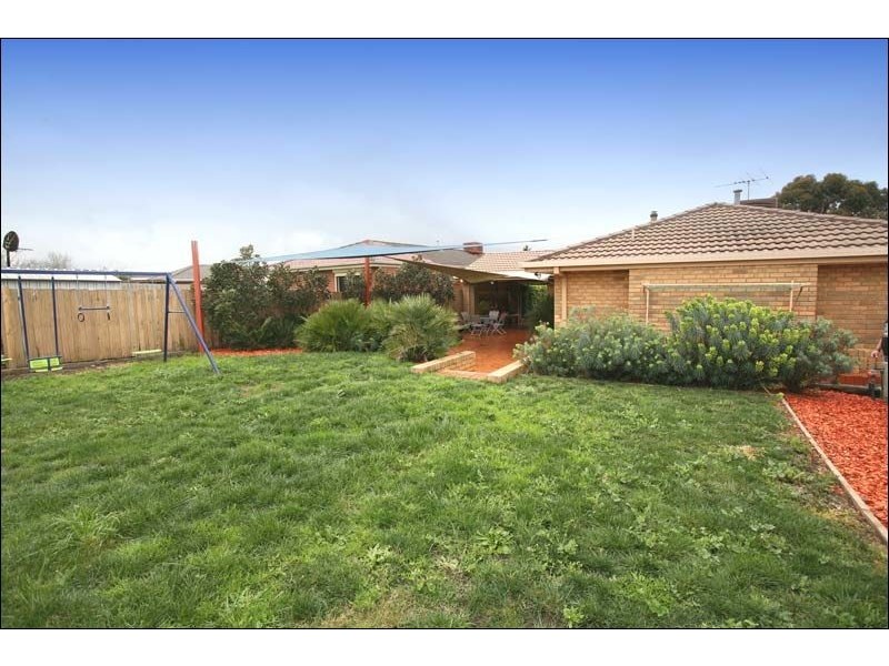 18 Justin Circuit, Hampton Park VIC 3976