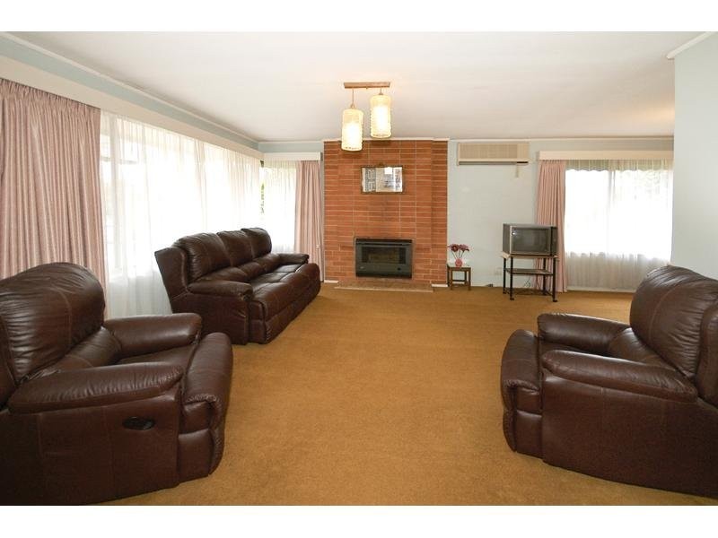 11 Walnut Court, Mulgrave VIC 3170