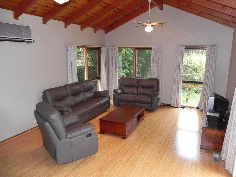 40 Bramley Crescent, Wheelers Hill VIC 3150