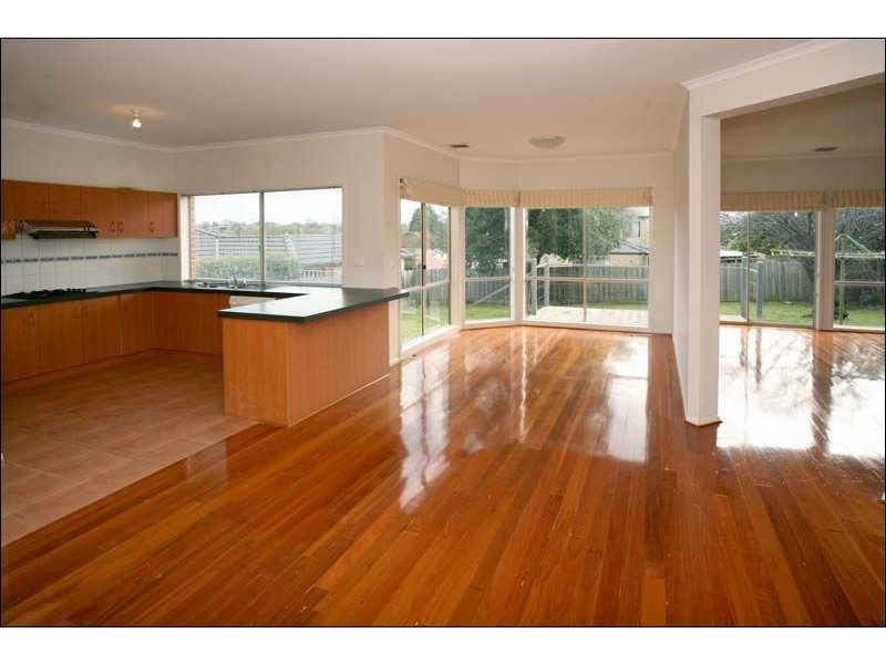 15 Woolert Street, Ashwood VIC 3147