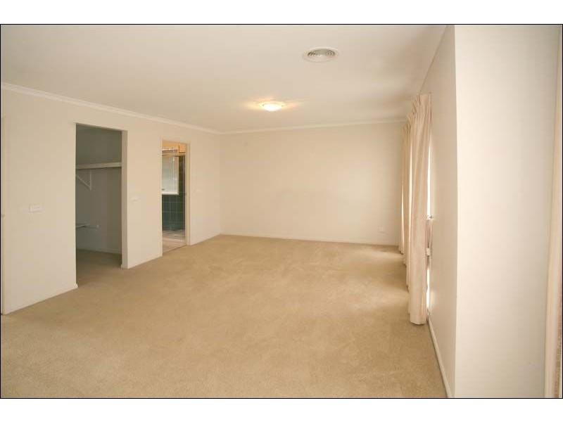 15 Woolert Street, Ashwood VIC 3147