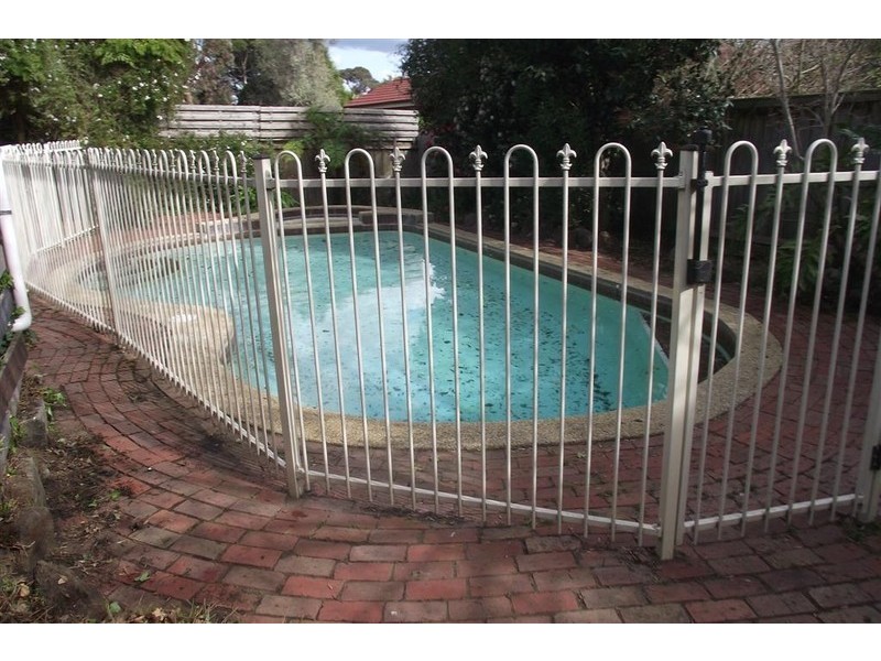 14 Leatherwood Crescent, Wheelers Hill VIC 3150