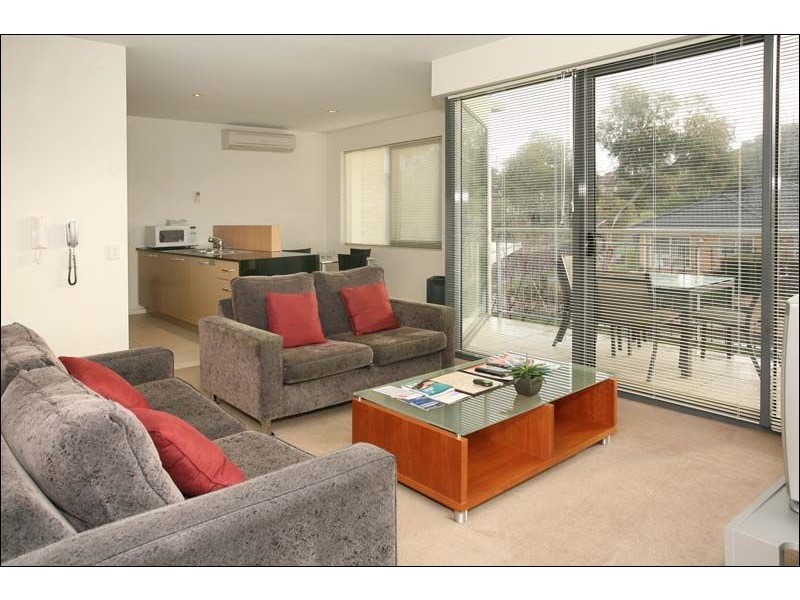 15/2-4 Blair Road, Glen Waverley VIC 3150