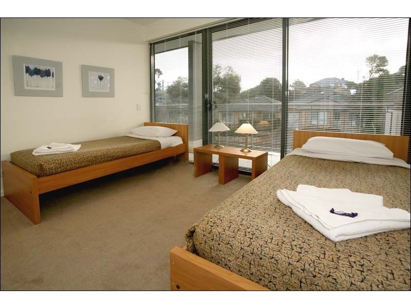 15/2-4 Blair Road, Glen Waverley VIC 3150