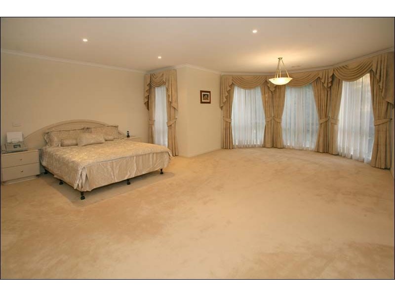 13 College Court, Glen Waverley VIC 3150