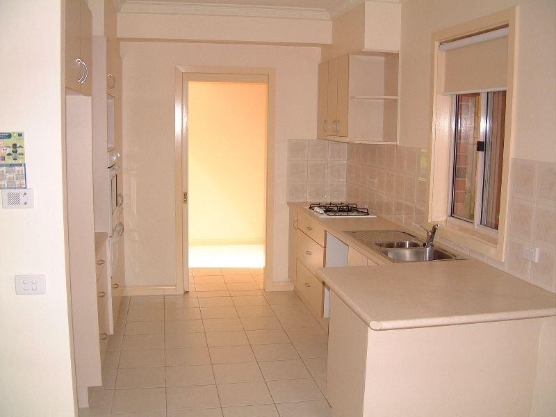 1/12 Beacon Street, Glen Waverley VIC 3150