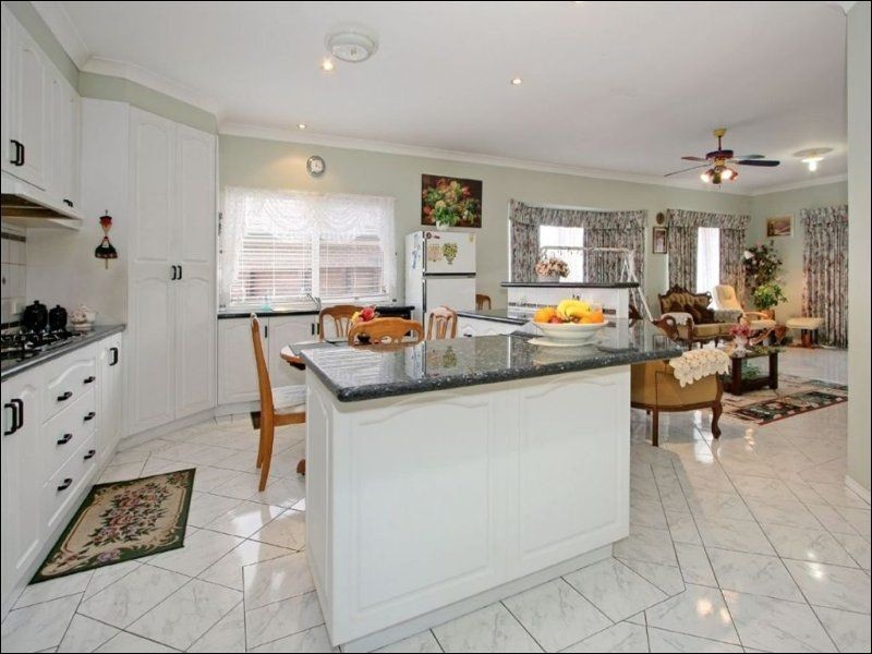 4 Fiona Court, Glen Waverley VIC 3150