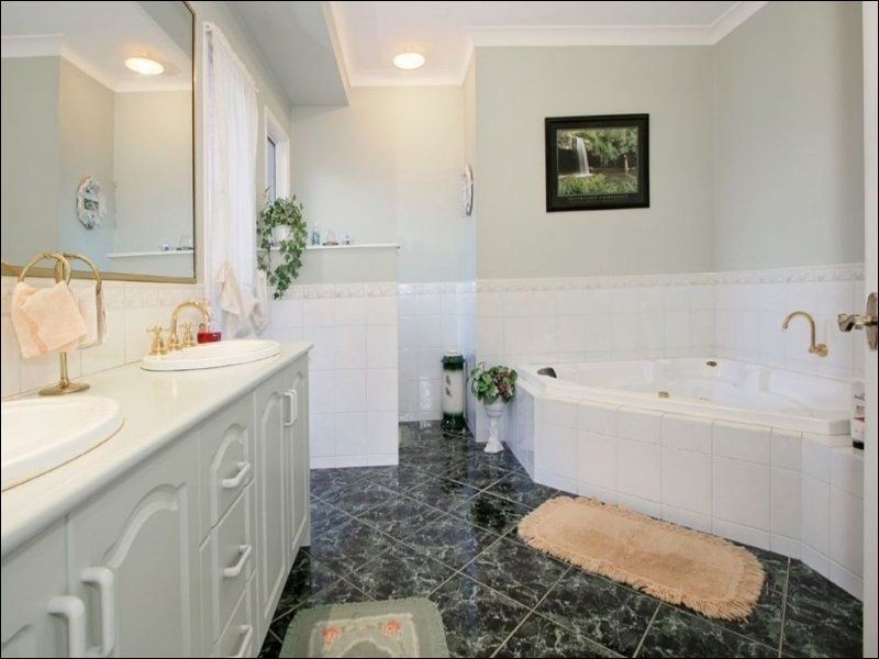 4 Fiona Court, Glen Waverley VIC 3150