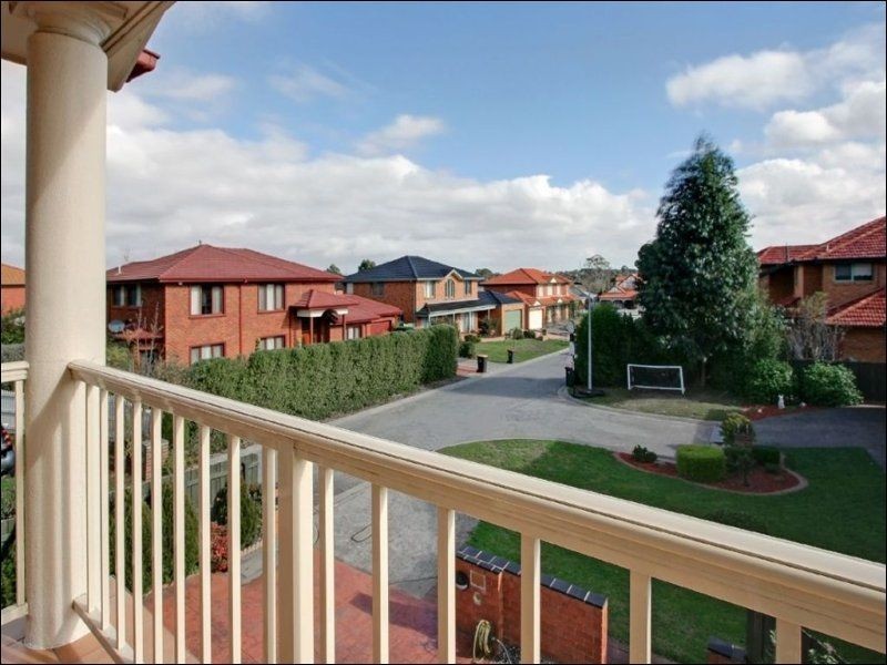 4 Fiona Court, Glen Waverley VIC 3150