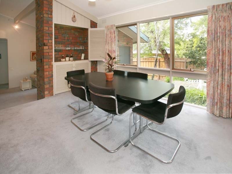 12 Leamington Crescent, Glen Waverley VIC 3150