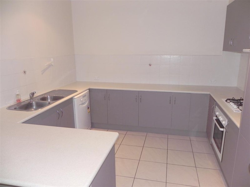 2/2 Saladin Avenue, Glen Waverley VIC 3150