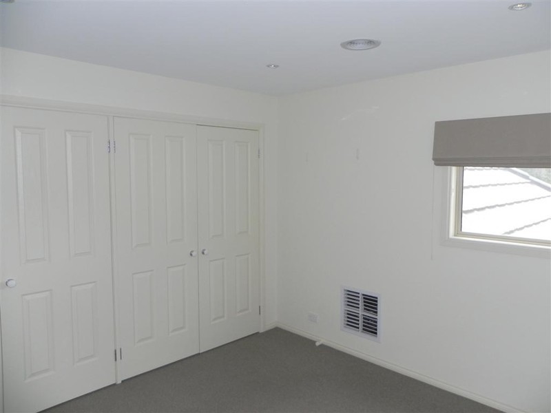 2/2 Saladin Avenue, Glen Waverley VIC 3150