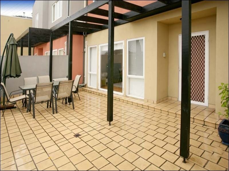 4/22 Tulloch Grove, Glen Waverley VIC 3150