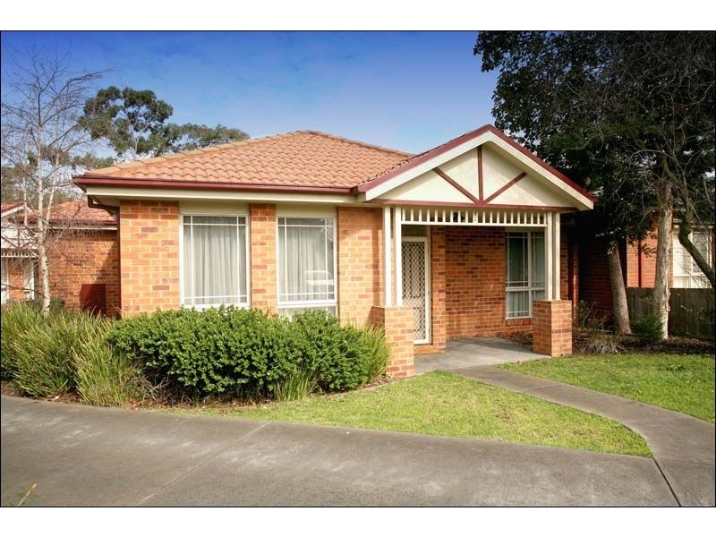 3/4 Brush Grove, Glen Waverley VIC 3150