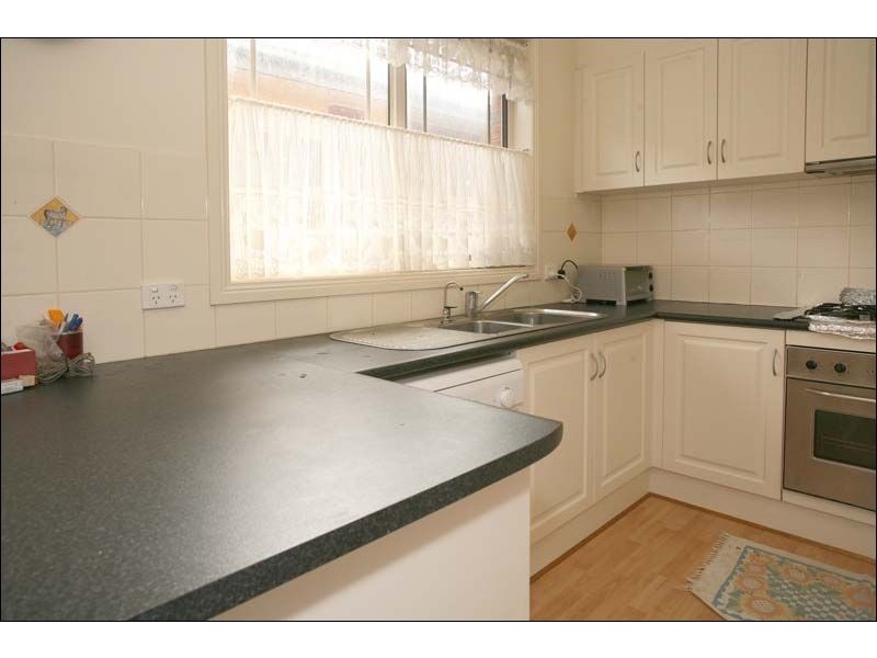 3/4 Brush Grove, Glen Waverley VIC 3150