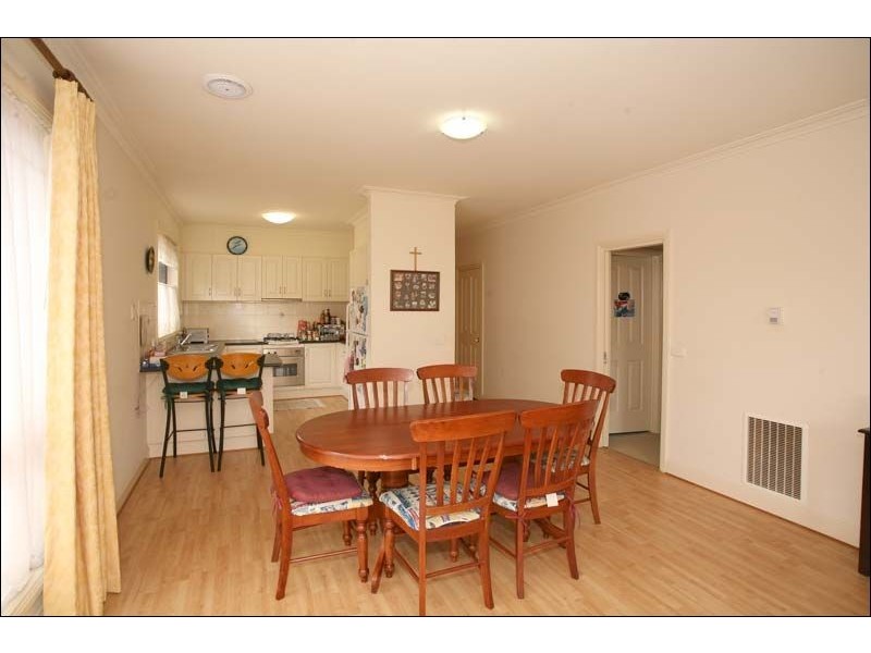 3/4 Brush Grove, Glen Waverley VIC 3150