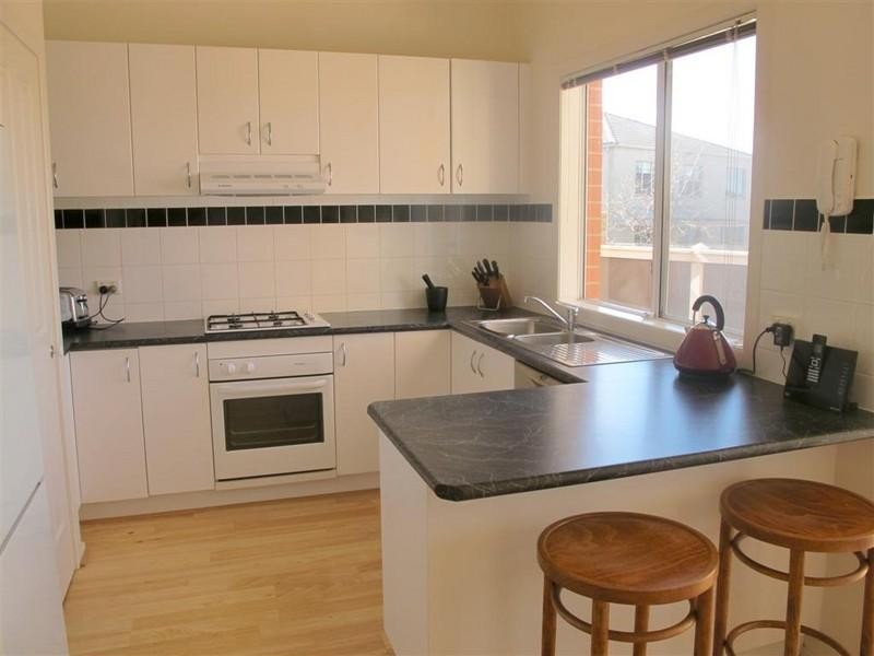 1 Hawthorn Way, Glen Waverley VIC 3150