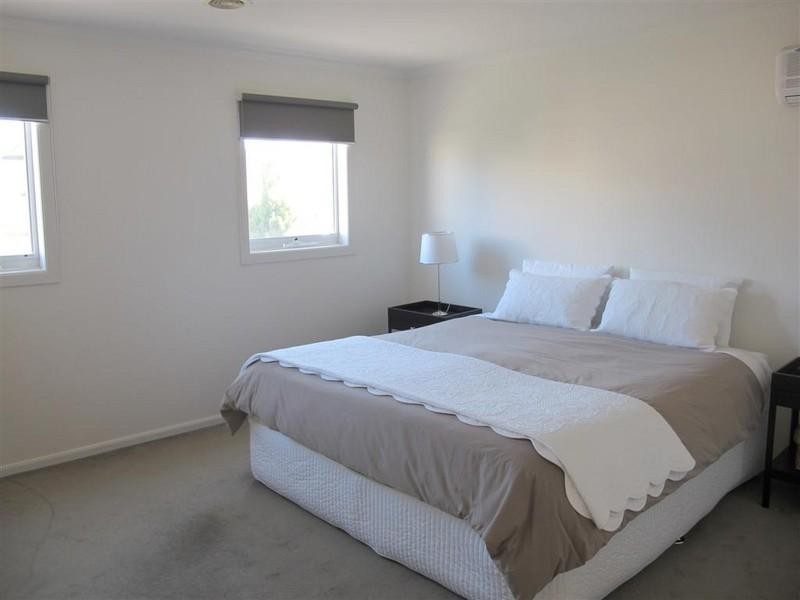 1 Hawthorn Way, Glen Waverley VIC 3150