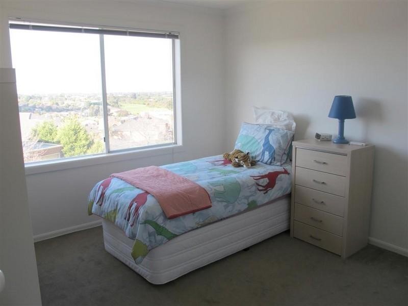 1 Hawthorn Way, Glen Waverley VIC 3150