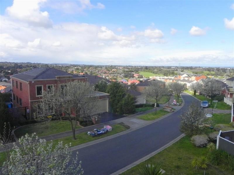 1 Hawthorn Way, Glen Waverley VIC 3150